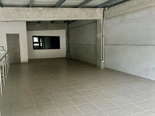 Calzada la paz / Bodega en renta zona 17 - 3