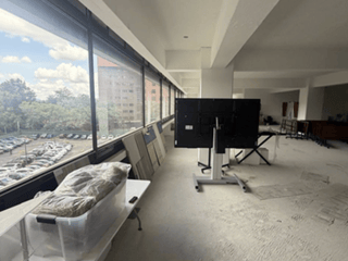 En renta oficina comercial en Zona 10 - 5