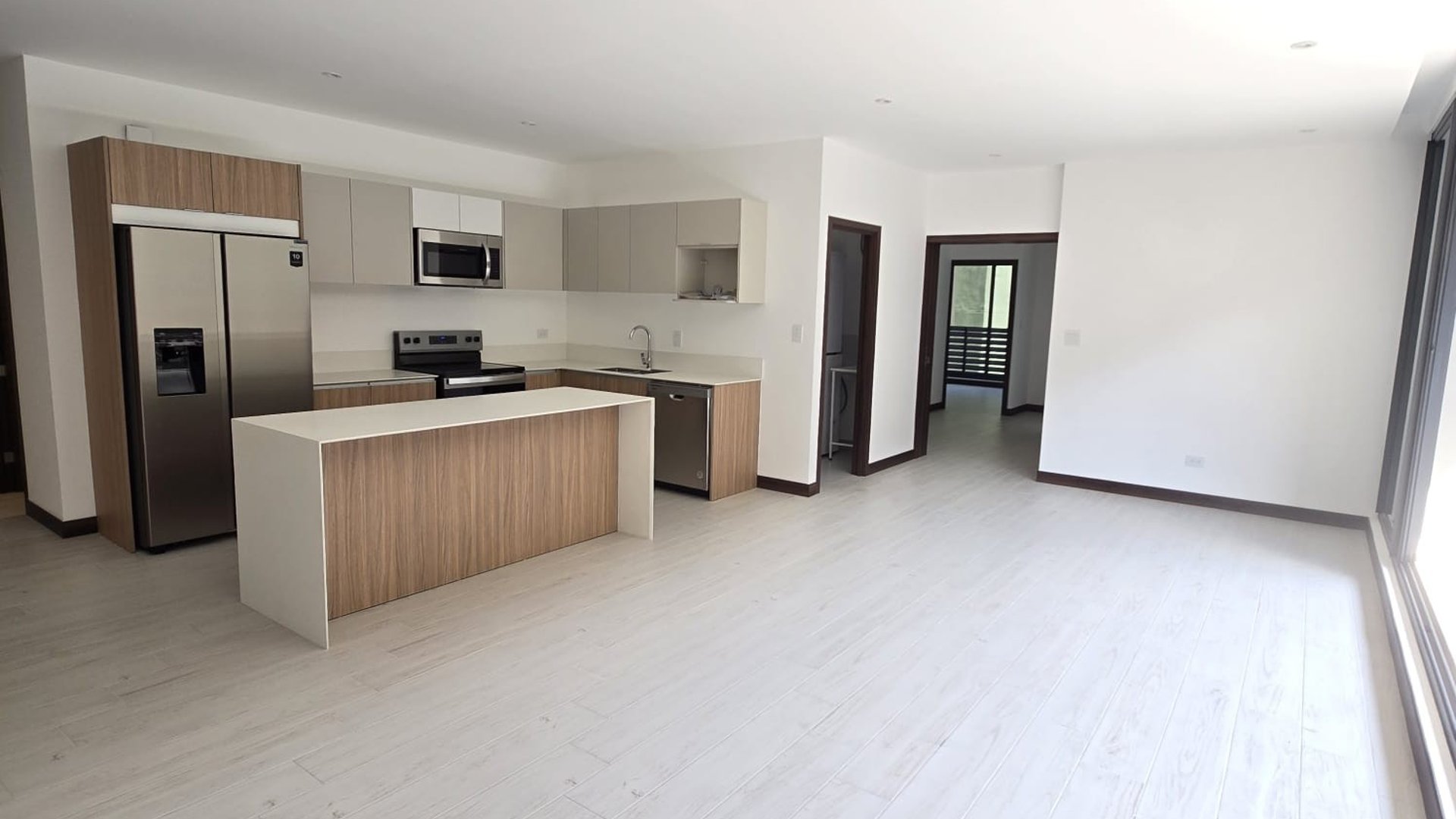 Spacious 3 Bed Apartment for Rent in Zona 15, Guatemala City - 2 Parkings