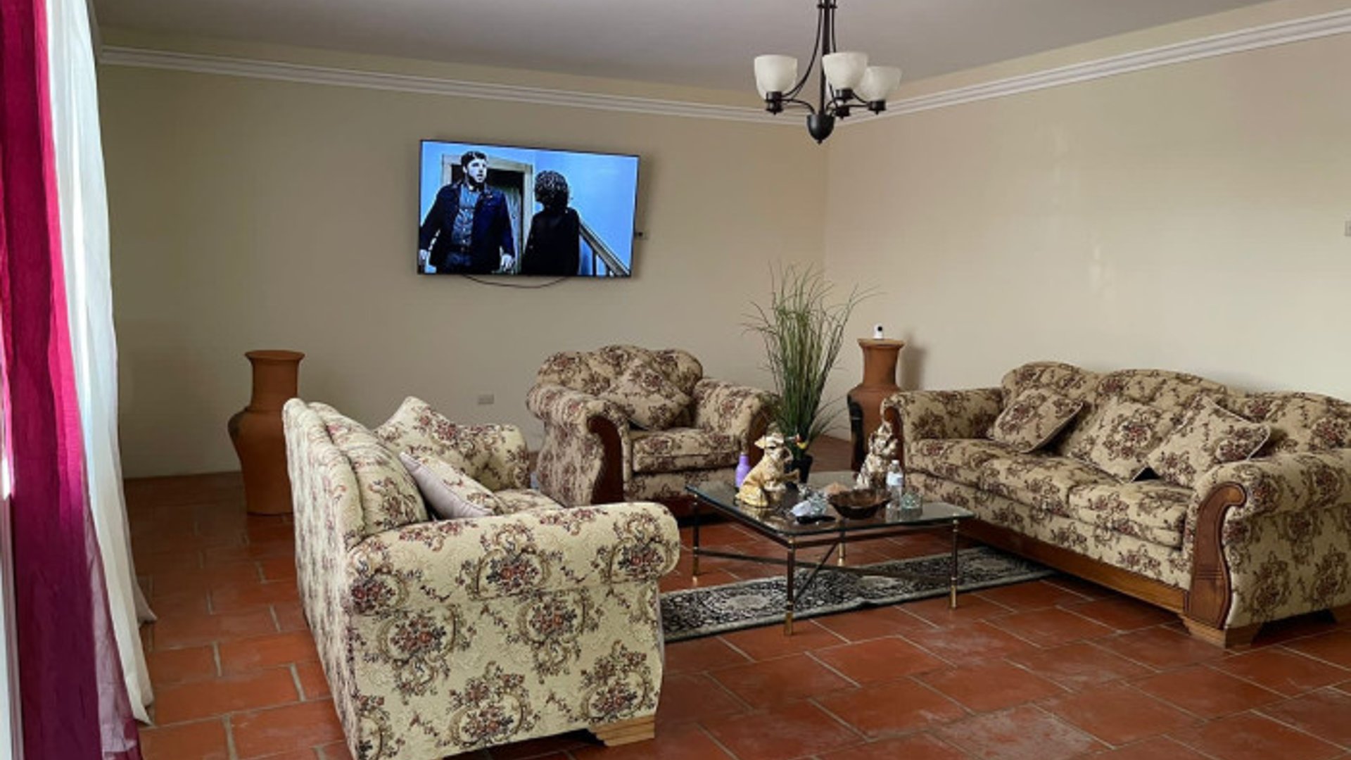 Casa grande en venta en Jutiapa sobre calle principal - Miniatura 4