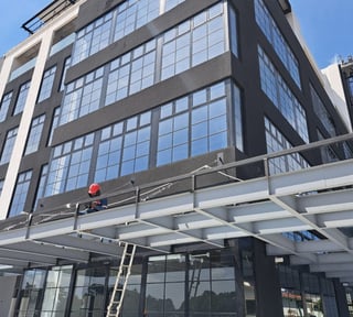 Oficinas en venta y renta en Centro Comercial en CAES
