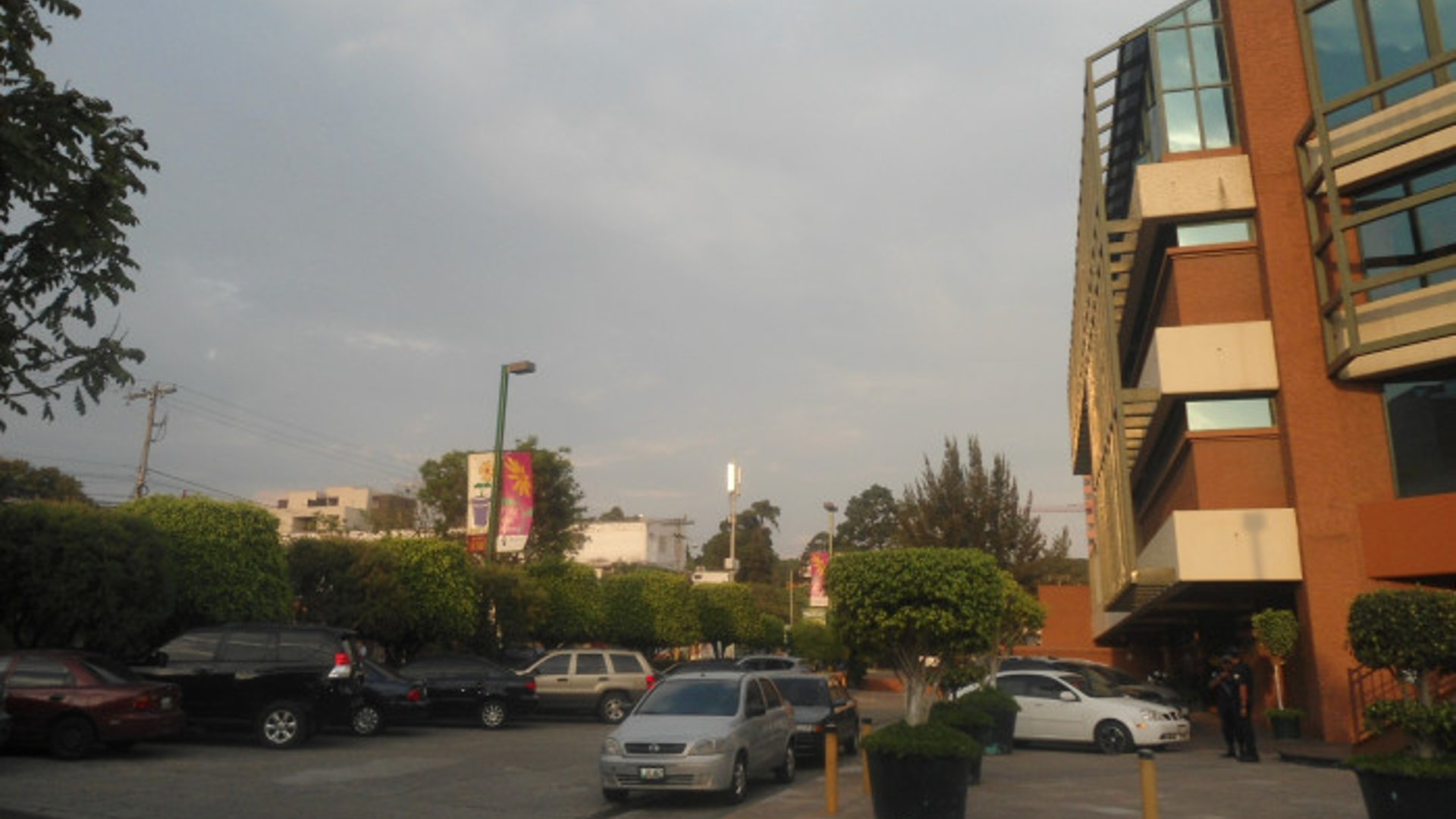 Local en venta para inversion en zona 13 Americas - Miniatura 2