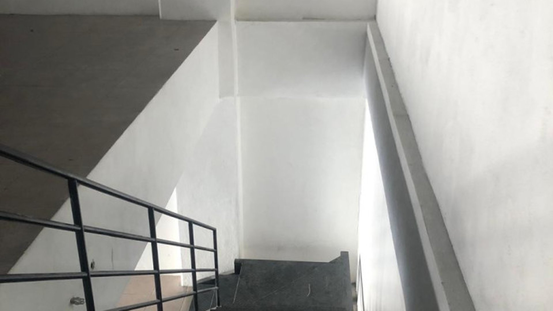 LOCAL COMERCIAL EN RENTA  GALERIAS PRIMMA ZONA 11 - Miniatura 3