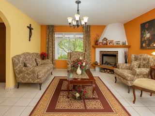 HERMOSA CASA DE LUJO EN VENTA EN SAN BARTOLOMÉ MILPAS ALTAS - Image 3