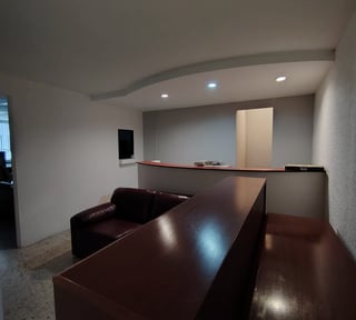 Oficina en Renta en zona 10 con 4 ambientes Ref-5106