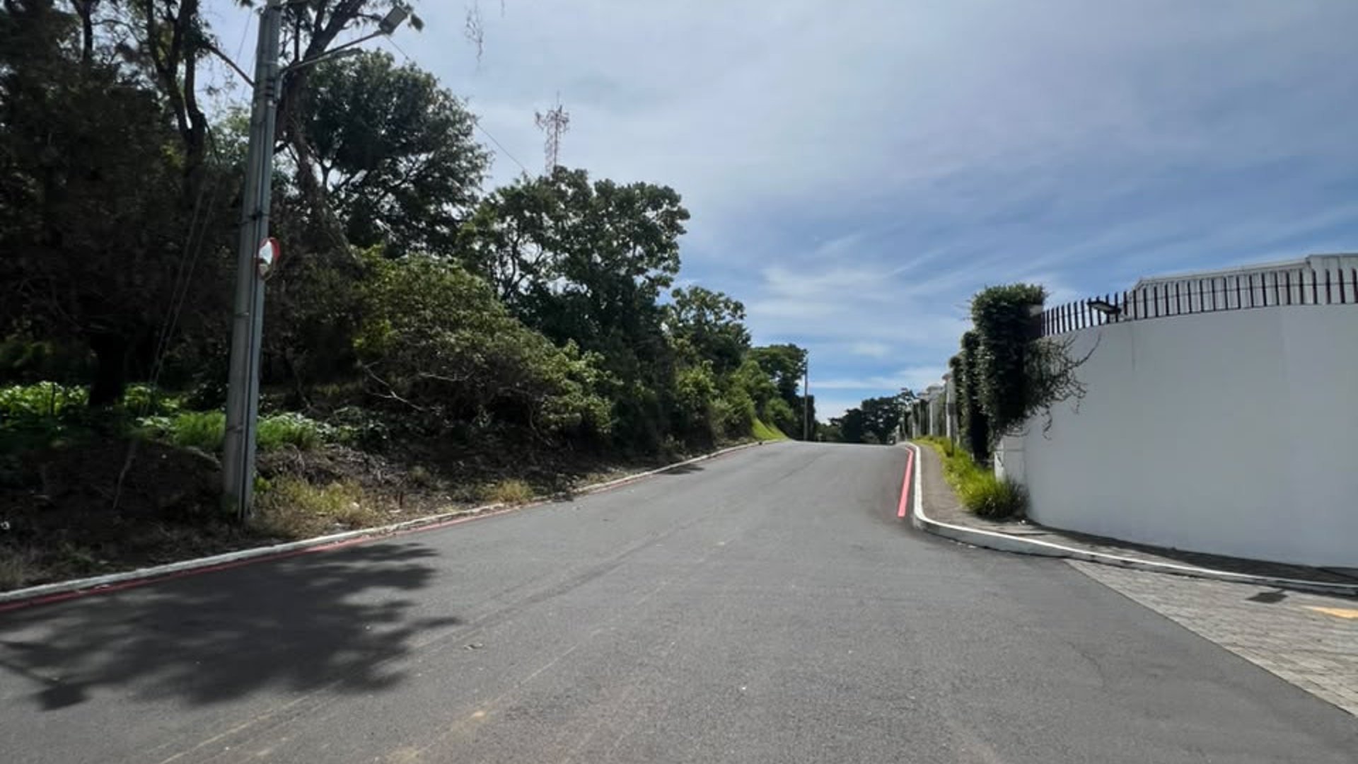 Terreno 12 Manzanas en Venta Carretera a El Salvador - Miniatura 2