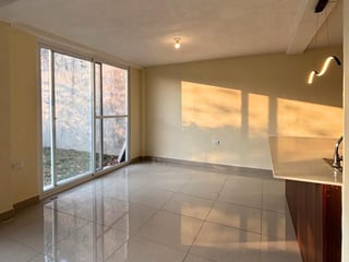 Venta de casa con habitacion de servicio - San Cristobal Ref-5968 - 2