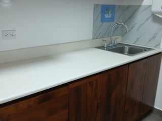 Rento Oficina Comercial en Zona 15 - Image 14