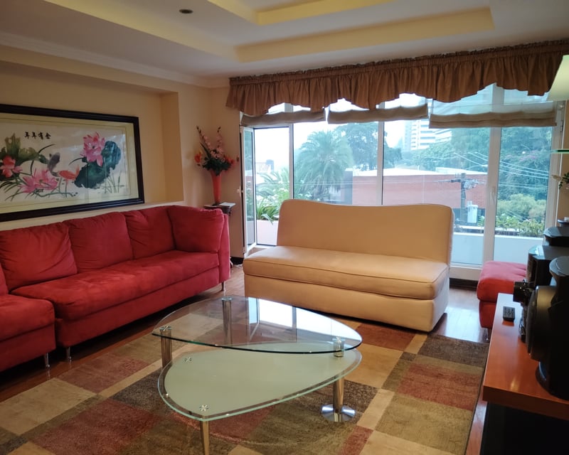 Apartamento en venta zona 10 con 3 habitaciones