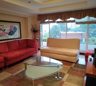 Apartamento en venta zona 10 con 3 habitaciones