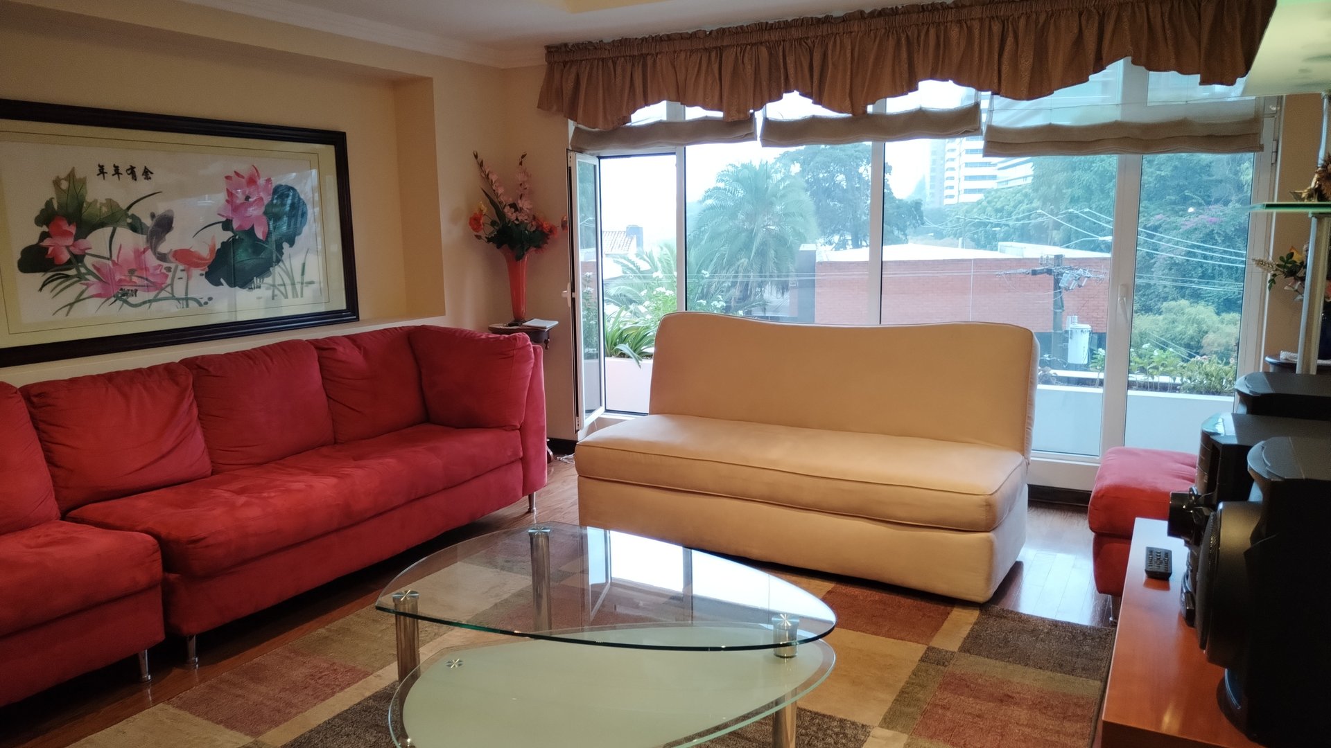 Apartamento en venta zona 10 con 3 habitaciones - Image 1