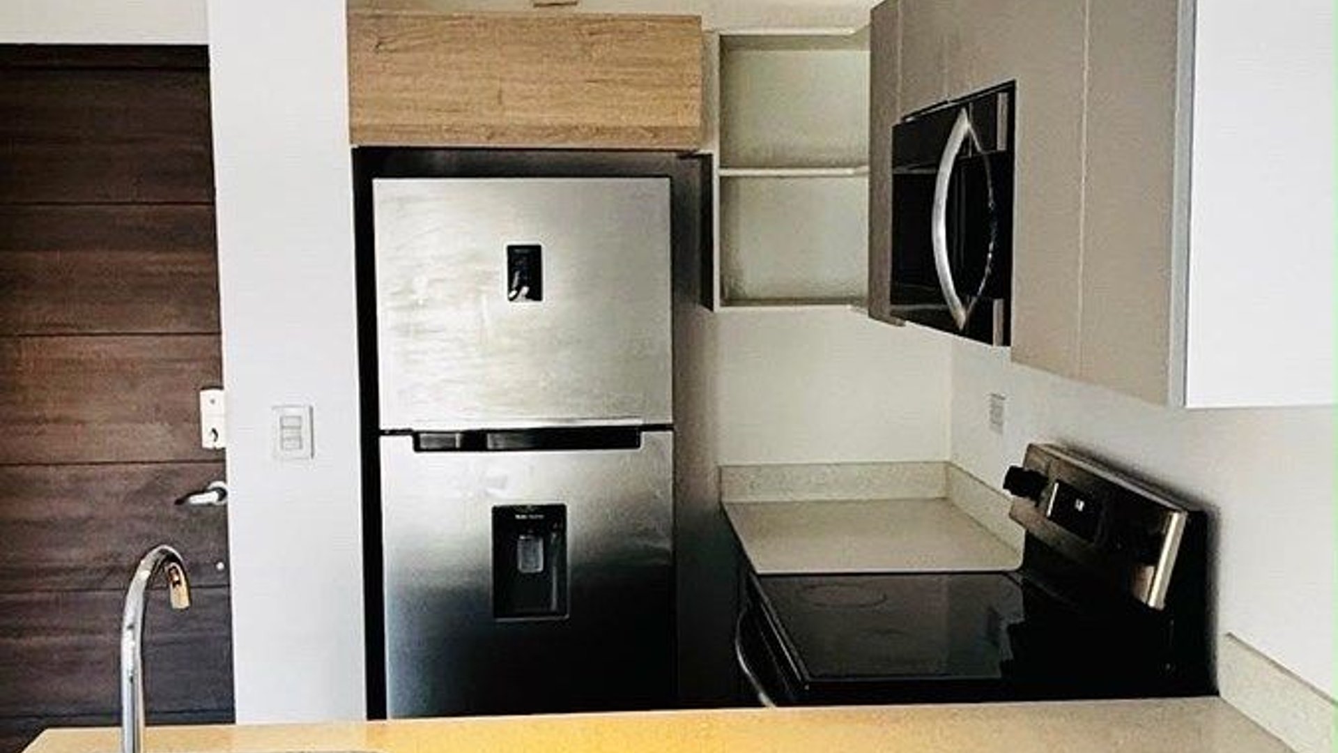 Apartamento en Venta en Parque Diez, Zona 10 - Miniatura 3