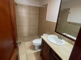 Apartamento en Alquiler Edificio Botticelli II Zona 15 Vista Hermosa 2 - 5