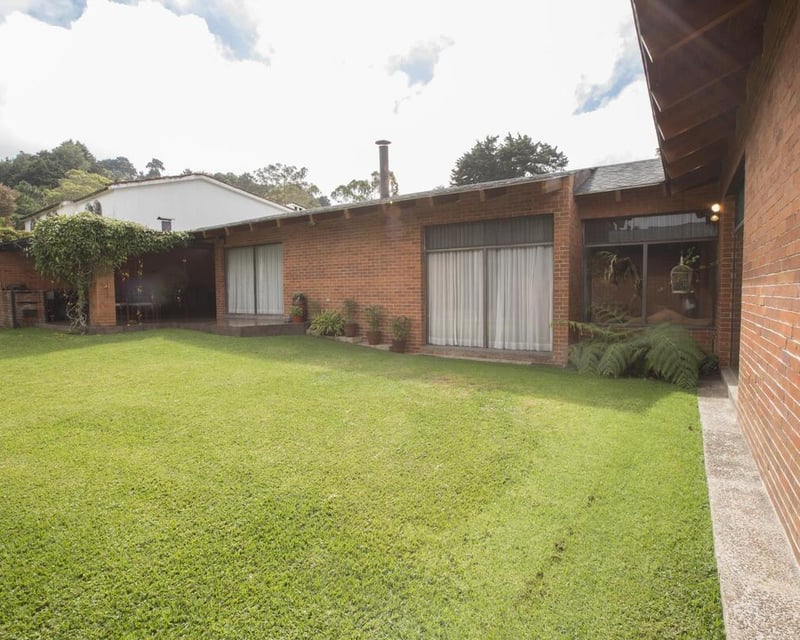 Amplia Casa de  UN NIVEL  , EN VENTA en Santa Rosalía