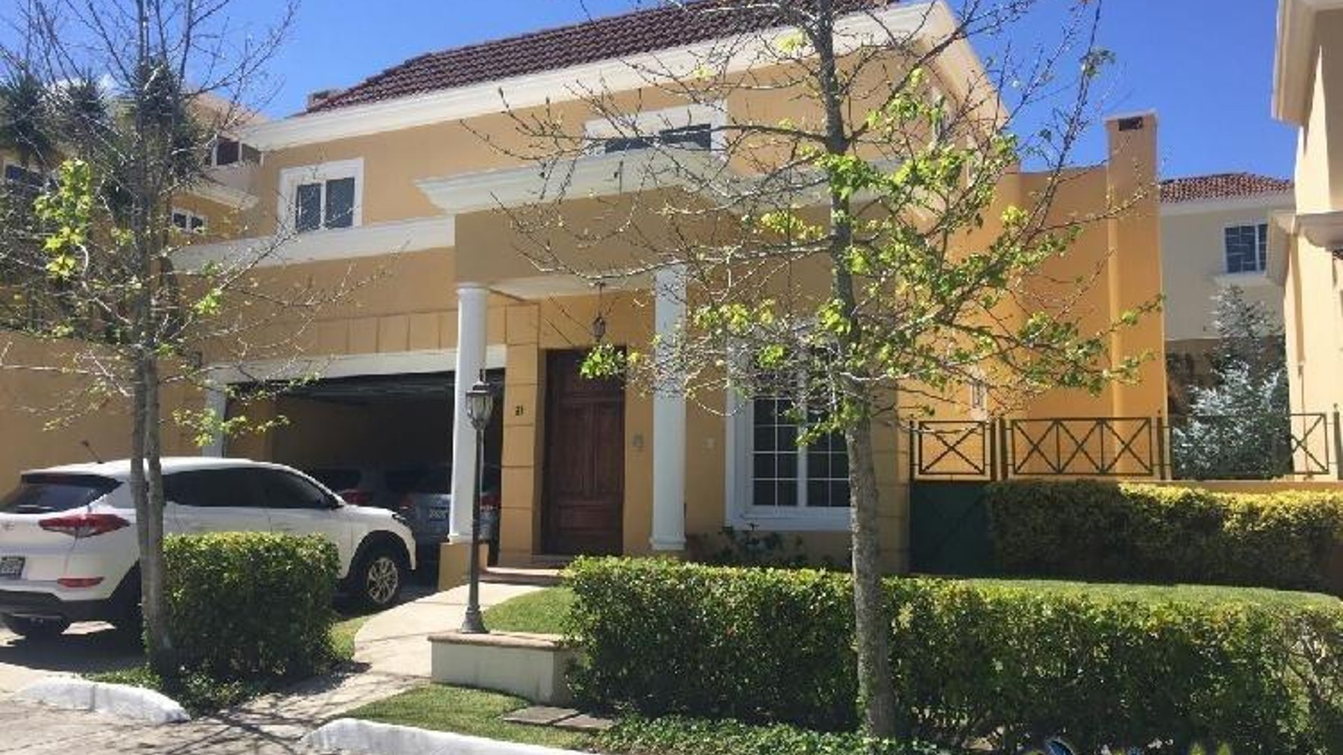 Casa en Venta y Renta Entreverdes en CES, Fraijanes