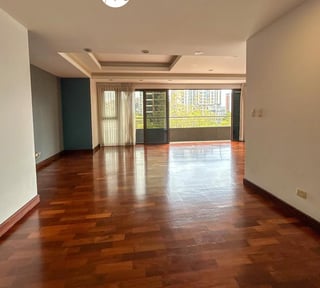 Apartamento amplio de 3 dormitorios en zona 10