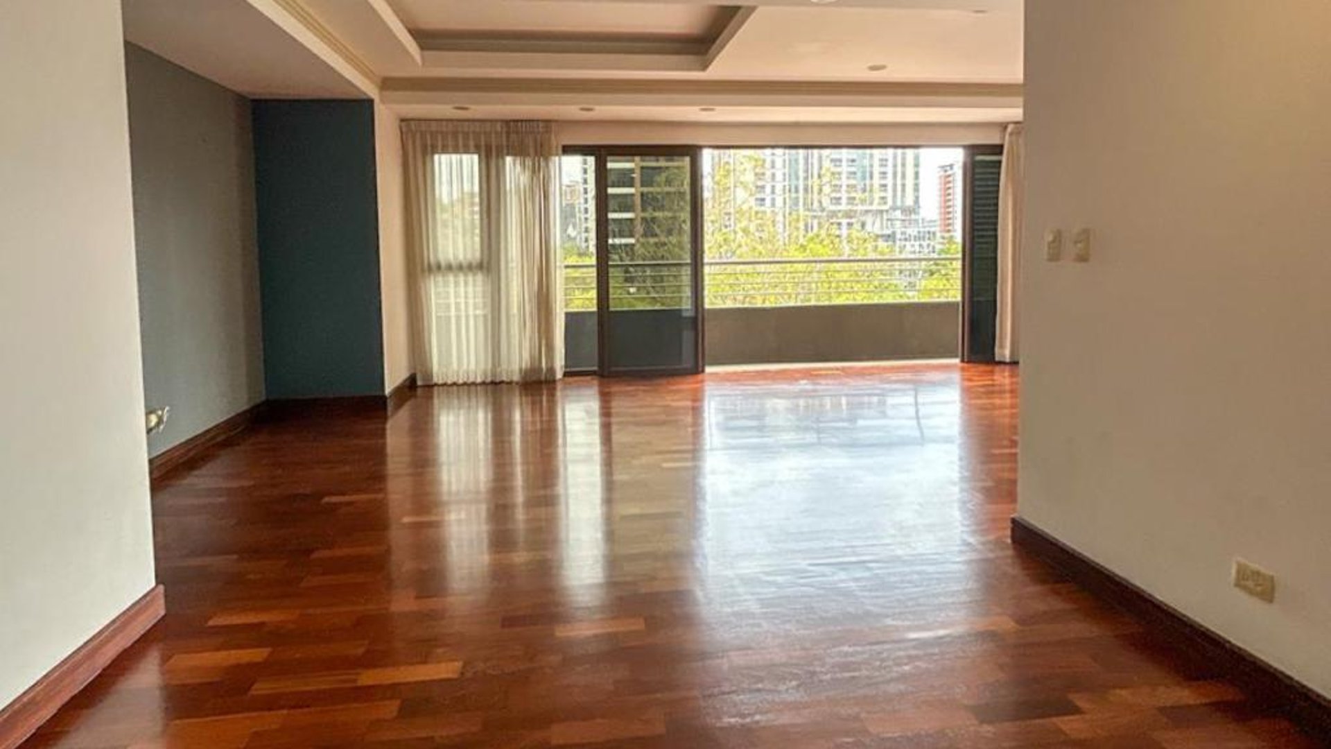 Apartamento amplio de 3 dormitorios en zona 10