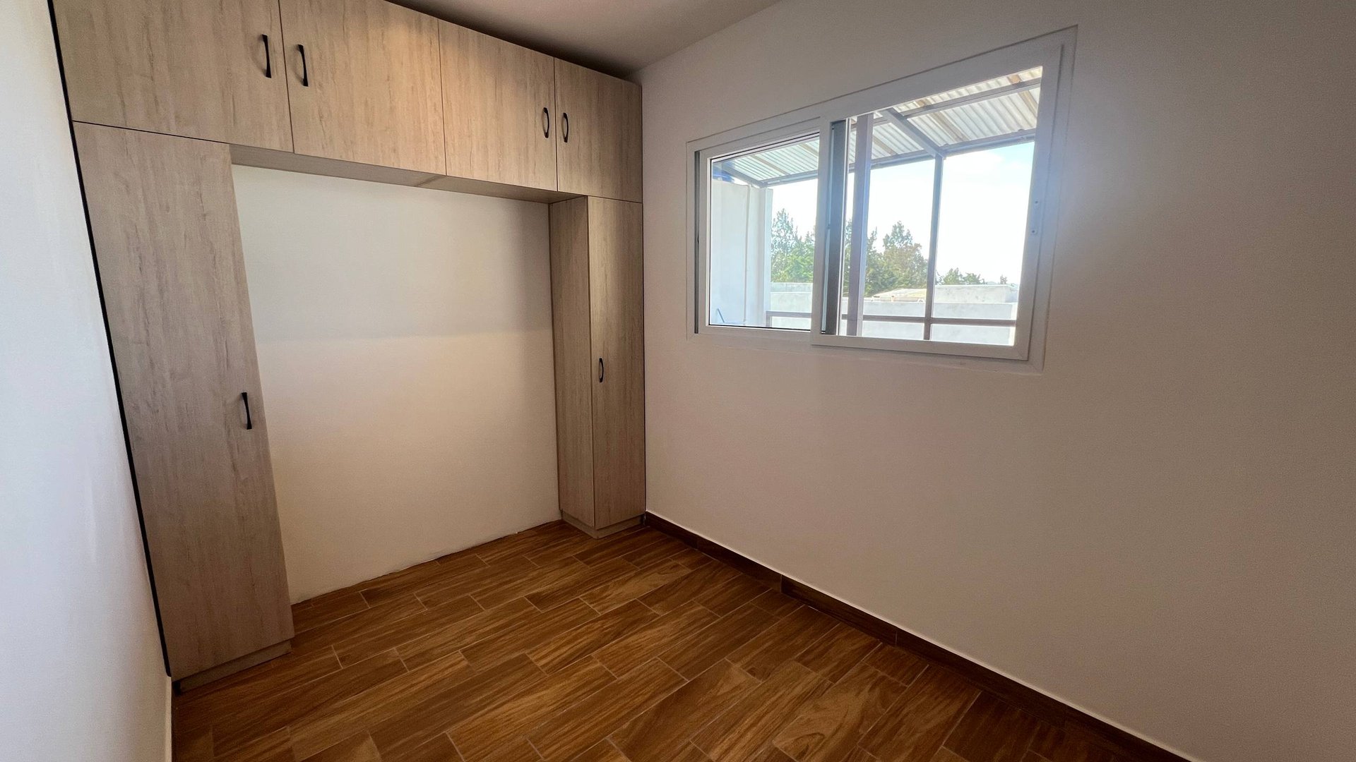 Apartamento D2 en renta en Hacienda Real zona 16 - Miniatura 6