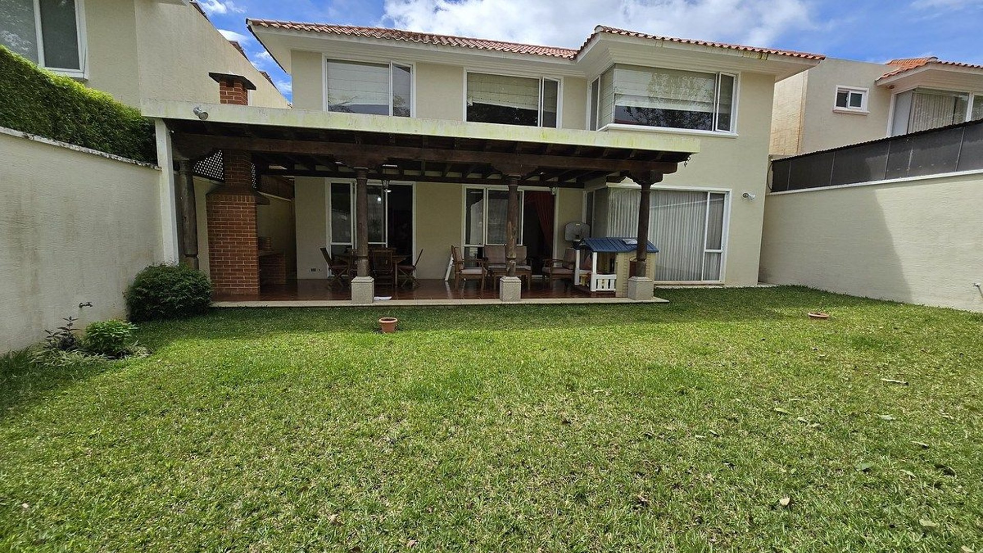 Hermosa Casa en Portal del Bosque en VENTA‼️ - Image 1