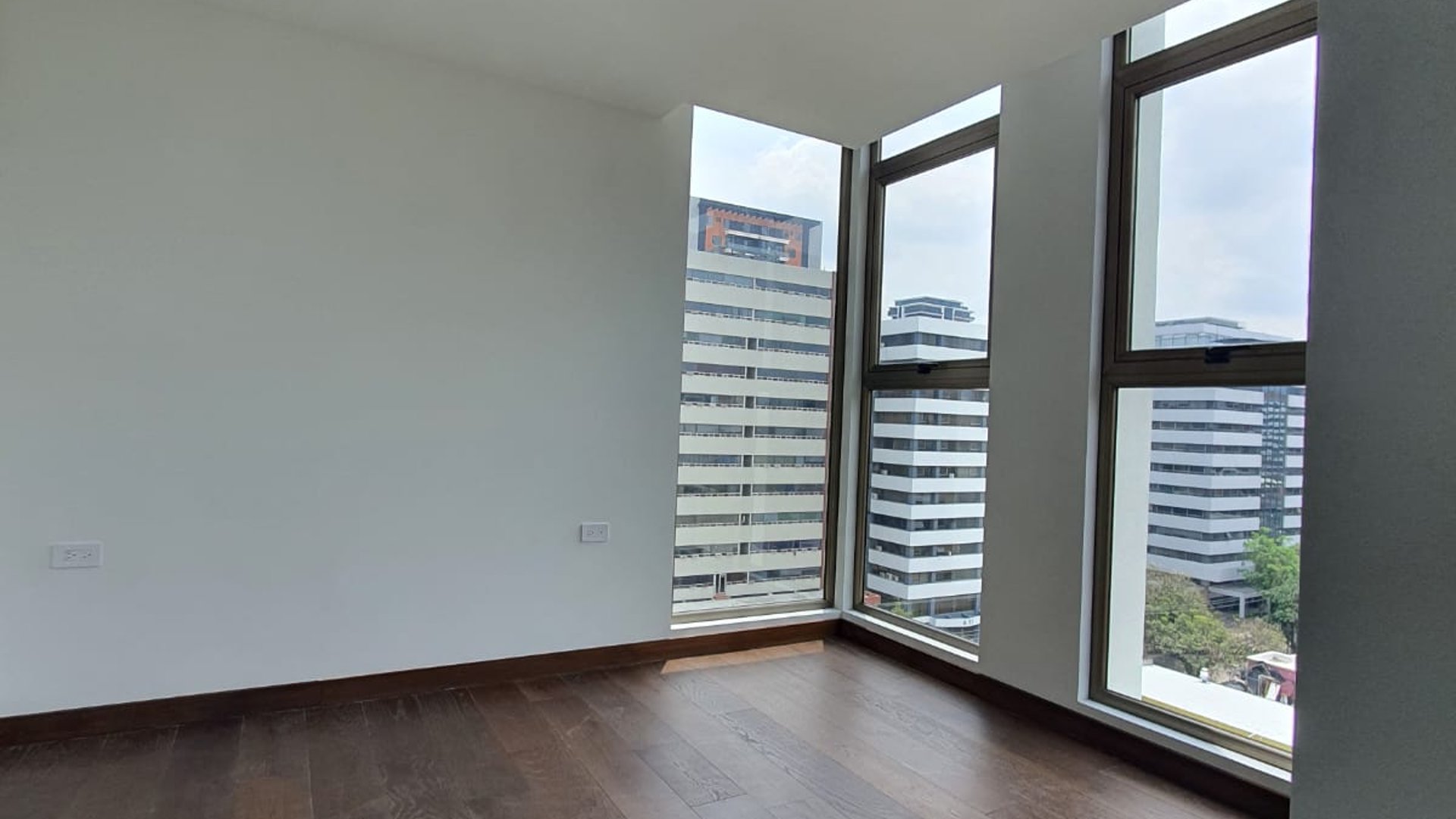 Apartamento en Venta, Zona 10 (V10077) - Miniatura 8