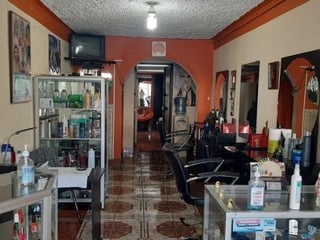 Derecho de Llave en Venta, Salón de Belleza Acreditado - Image 1