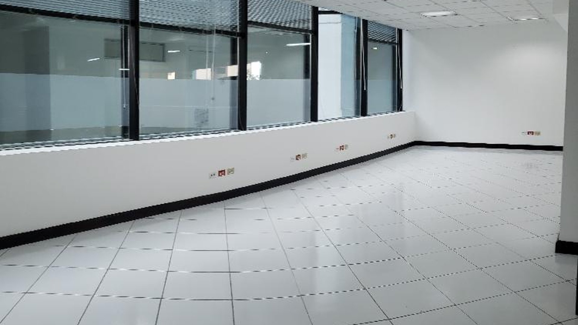 OFICINA EN RENTA Y VENTA EN EUROPLAZA ZONA 14