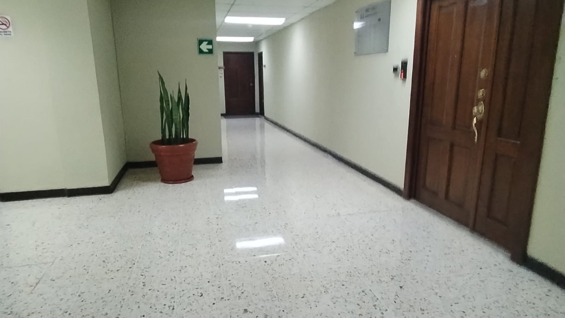 Oficina en renta en Centro Empresarial zona 10