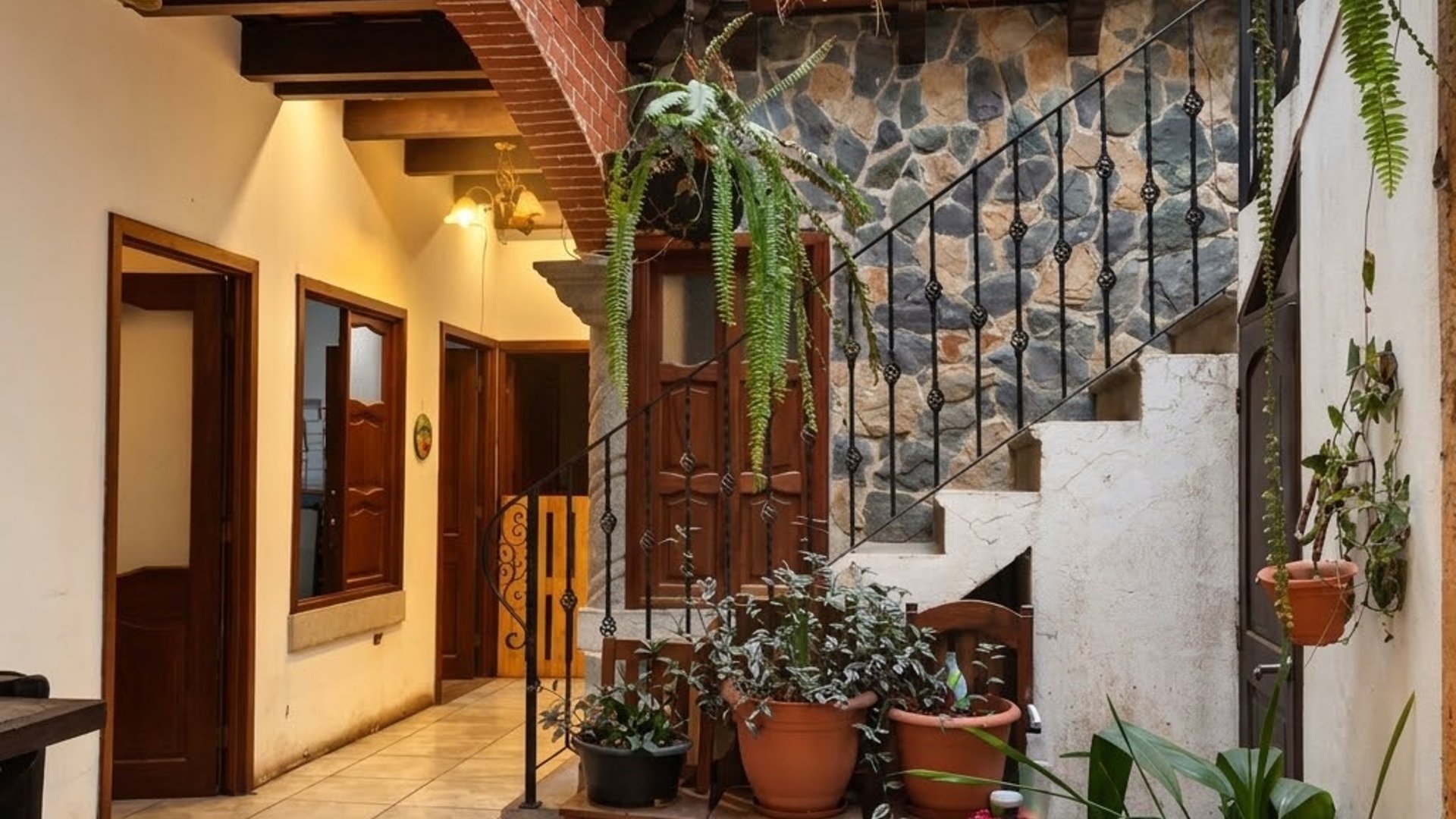 📍 CASA EN VENTA – 7 DORMITORIOS | COL. SAN ISIDRO II | JOCOTENANGO