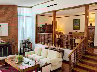 Elegante casa en venta en San Lazaro Viejo. - Image 1