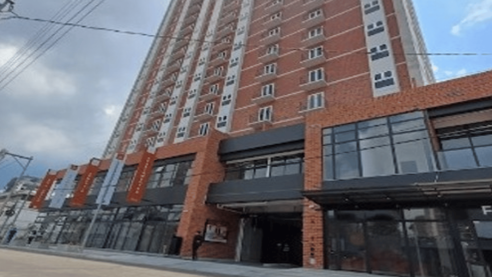 RENTA Oficina Zona 10 Edificio Fiamene