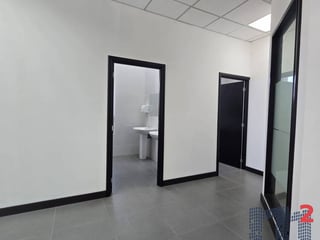 Oficina en Renta, Zona 10 (R9770) - 2