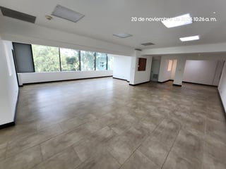 Oficina en Renta en zona 14 con area de cocineta Ref-4982 - 3