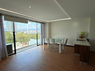 Apartamento con balcon en renta de 3 habitaciones en zona 15 Ref-5695 - 2