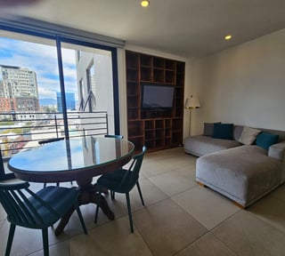 Alquiler Apartamento Semiamueblado 3 Dormitorios Zona 10 (B)
