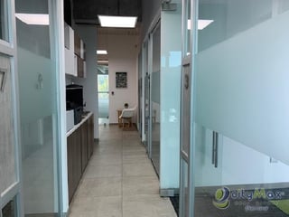 Renta Oficina de 10.11 m2  en Centro Negocios zona 15 - 3