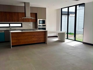 📍 CASA EN VENTA – 3 HAB + ESTUDIO | CONDOMINIO MOLIÉ | ZONA 10 - 3