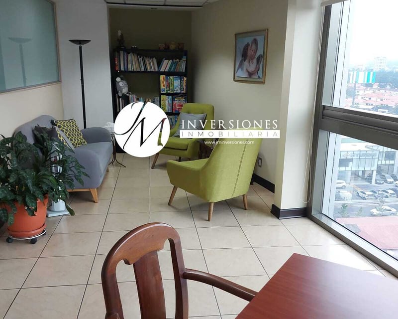 Oficina en Venta en zona 10