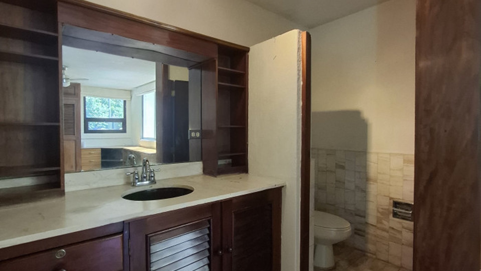Casa en renta en zona 10 Bulevar Los Próceres - Miniatura 24