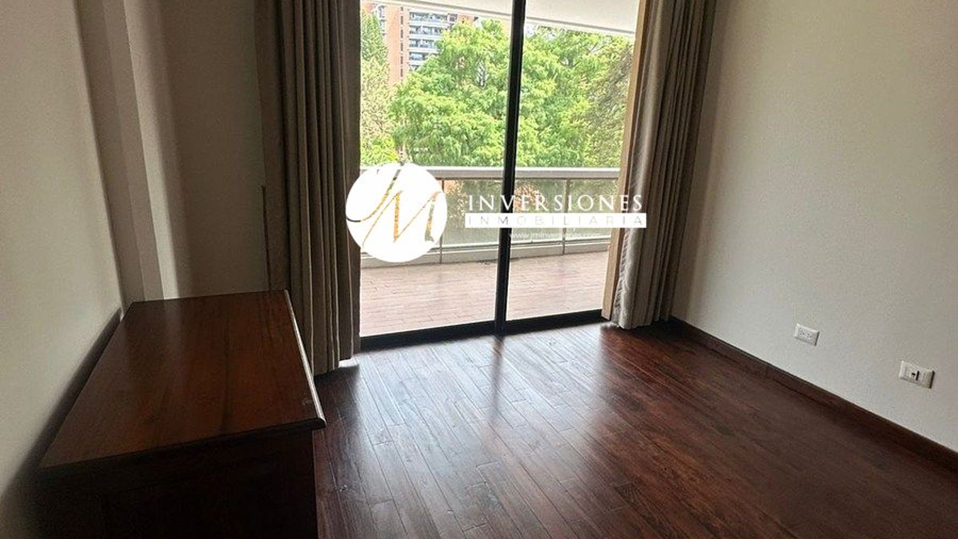 Apartamento en renta Amueblado en zona 10 - Miniatura 6