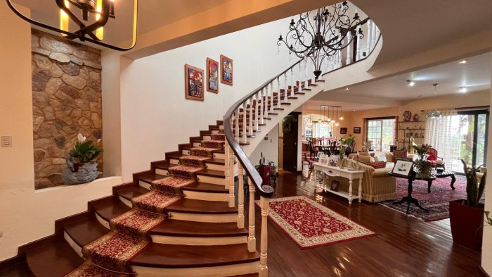 CityMax vende preciosa casa en Condominio Residencial ,