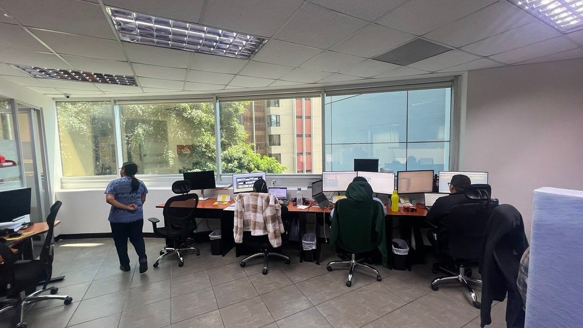 Oficina en venta, Zona 10 - Miniatura 6