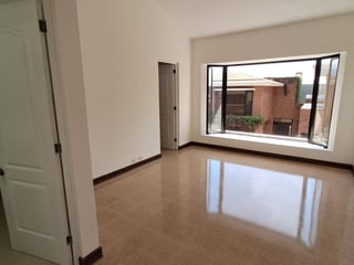 3 Bedroom House for Rent in Zona 13, Ciudad de Guatemala | Unfurnished, Parking, Garden - Image 2