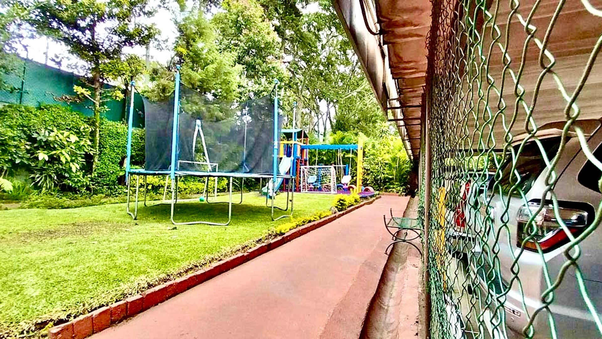 Casa amplia en renta, Condominio La Pradera, zona 10 - Miniatura 21