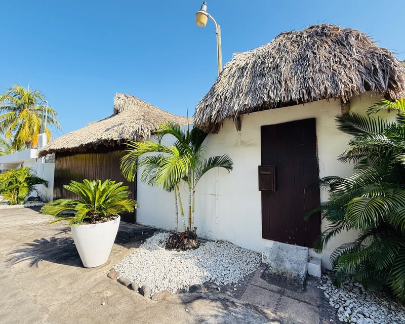 VENTA DE CÓMODA CASA AMUEBLADA - MARENA, CHULAMAR
