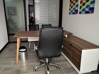 Oficinas coworking en ALQUILER en Cayala - Image 3