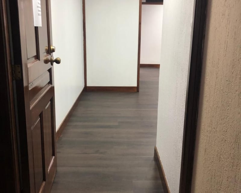 Alquiler o venta de oficina en El Edificio Reforma Montufar 