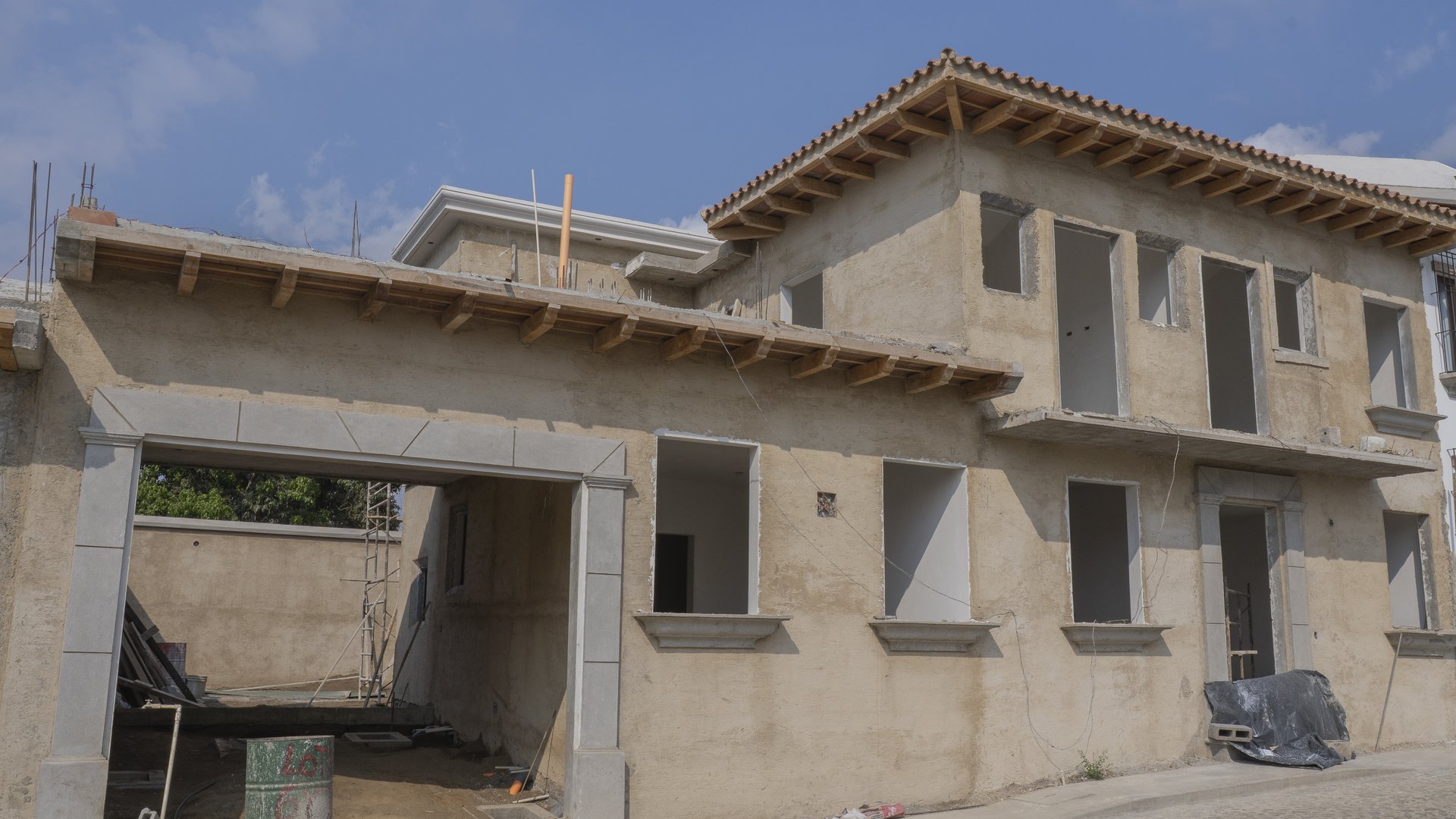 CASA EN VENTA CON PISCINA EN LOS FRANCISCANOS / ASIS B