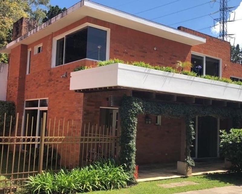 Casa recién remodelada en Venta  km 16.5 , CES