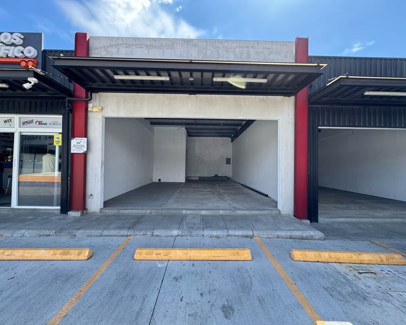LOCALES EN RENTA PLAZA EL RANCHO