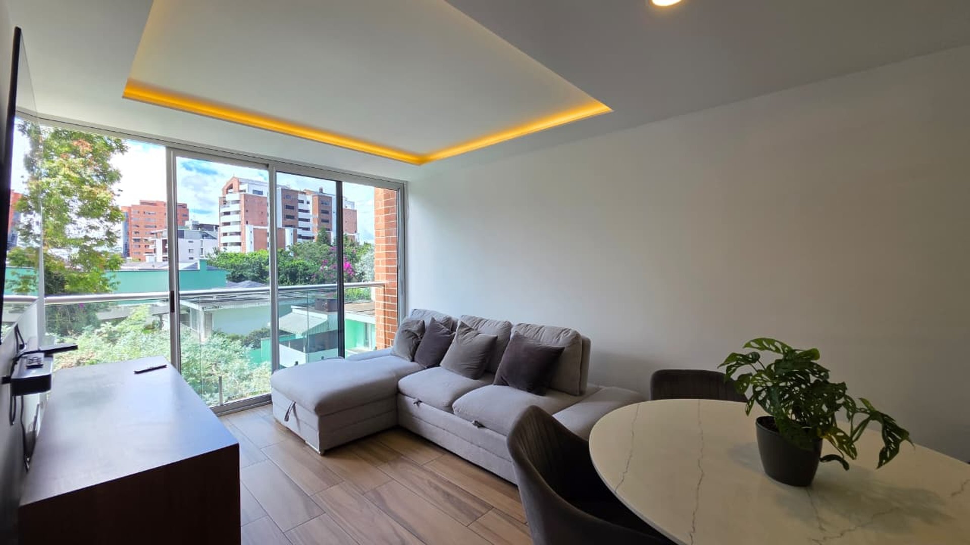 Apartamento en renta y venta en zona 15 VHl. - Miniatura 3